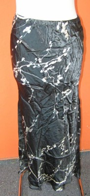 Dámská šedá saténová sukně se vzorem