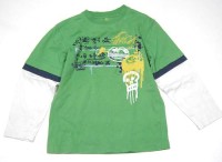 Zelené triko s potiskem a bílými rukávy