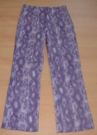 Fialové plátěné kalhoty se vzory, vel. 164 cm