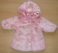 Růžový chlupatý kabátek s podšívkou a kapucí zn. George