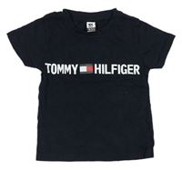 Tmavomodré tričko s logem zn. Tommy Hilfger