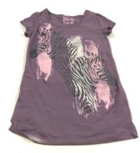 Purpurové tričko se zebrami 