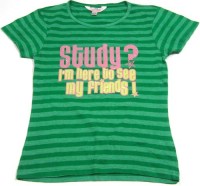 Zelené tričko s nápisy vel. 11-12 let