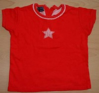 Červené tričko s hvězdičkou