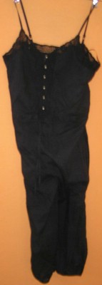 Dámský černý kalhotový overal s krajkou
