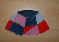 Kostkovaný riflovo-manžestrový zateplený klobouček