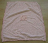 Růžová chlupatá deka s kapsou zn. Disney