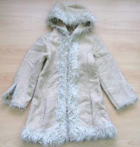 Béžový semišový  zimní kabátek s kožíškem a kapucí zn. Ladybird vel. 134