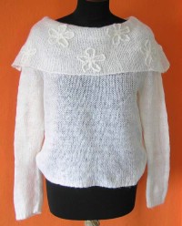 Dámský bílý pletený svetřík s límcem