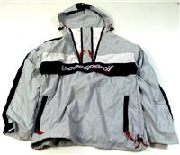 Šedo-bílo-tmavomodrá šusťáková oteplená bunda s nápisem a kapucí zn. LCS vel. 164 cm