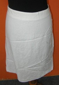Dámská bílá lněná sukně s flitry zn. New Look