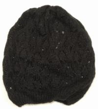 Dámská černá čepice s dirkovaným vzorem zn. H&M