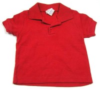 Červené tričko s límečkem