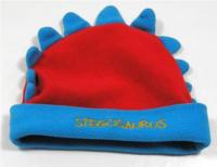 Červeno-modrá fleecová čepička s nápisem 