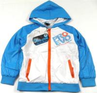 Outlet - Bílo-modrá šusťáková bunda s kapucí zn. Pro Evolution