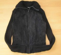Černý koženkovo- pletený kabátek vel. 10 let