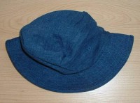 Modrý riflový klobouček zn. Gap