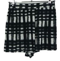 Dámské černo-bílé kostičkované sukňové kraťasy zn. Asos 