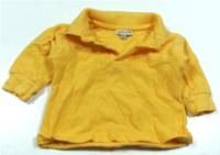 Žluté triko s límečkem 