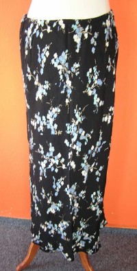 Dámská černá sukně s barevnými květy vel. 44