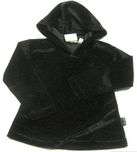 Černé sametové triko s kytičkami a kapucí