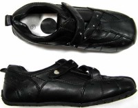 Outlet - Černé koženkové botasky vel. 33