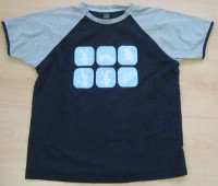 Tmavomodro-šedé tričko s obrázky zn. Next vel. 11/1 let