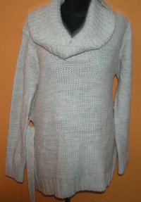 Dámský béžový svetr s rolákem a páskem zn. E-vie