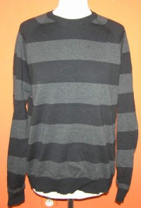 Pánský černo-šedý pruhovaný svetr