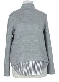 Dámský šedý svetr s proužkovanou halenkovou vsadkou zn. Montego 