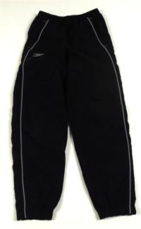 Černo-šedé šusťákové cuff kalhoty s logem zn. Umbro 