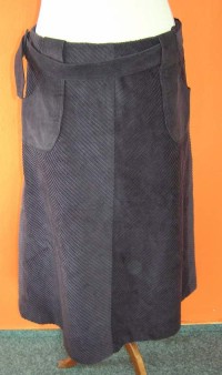 Dámská fialová manžestrová sukně s páskem vel. 42