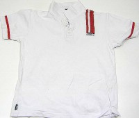 Bílé tričko s nápisem a límečkem zn. UMBRO vel. 158 cm