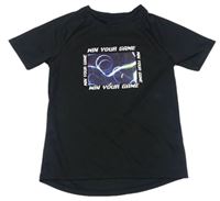Černé sportovní tričko s potiskem a nápisy zn. Primark
