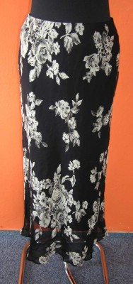 Dámská černo-béžová sukně zn.Marks&Spencer vel. 42