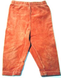 Oranžové sametové kalhoty