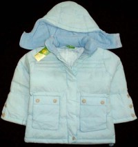 Nové - Světlemodrý šusťákový zimní kabátek s kapucí vel. 134