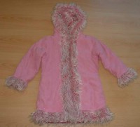 Růžový zimní semišový kabátek s kapucí  s chlupy