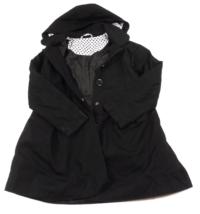 Černý jarní kabátek s kapucí 