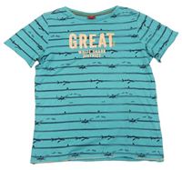 Modrozeleno-tmavomodré pruhované tričko se žraloky a nápisy zn. S. Oliver