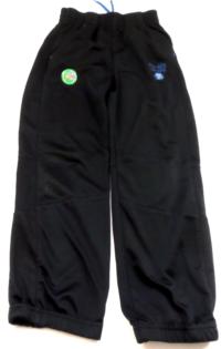 Černé sportovní kalhoty s nápisem zn. FlipBack 