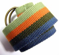 Zeleno-oranžovo-modrý pruhovaný pásek