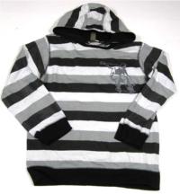 Šedo-černo-bílé pruhované triko s kapucí 