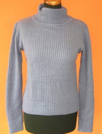 Dámský fialový svetr s rolákem vel. 42