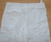 Bílé plátěné 3/4 kalhoty s výšivkami zn. Marks&Spencer, vel. 9 let