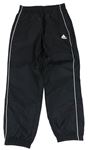 Černé šusťákové sportovní kalhoty s logem Adidas