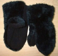 Černé chlupaté fleecové rukavičky