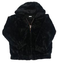 Černá kožešinová bunda s kapucí zn. F&F