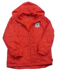 Červená šusťáková sportovní bunda s výšivkou a kapucí zn. Stanno 