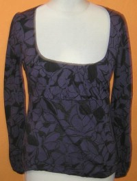 Dámské fialovo-černé triko s květy zn. Marks&Spencer